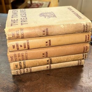 Lot of 5 Vintage Hardy Boys Hardbacks
